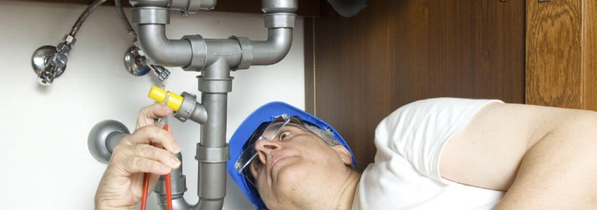 Is it important for plumbers to get insured.